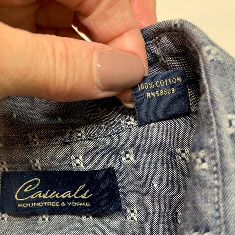 Casuals by Roundtree and York, Blue Chambray Short Sleeved Shirt, Large,… - Picture 6 of 8